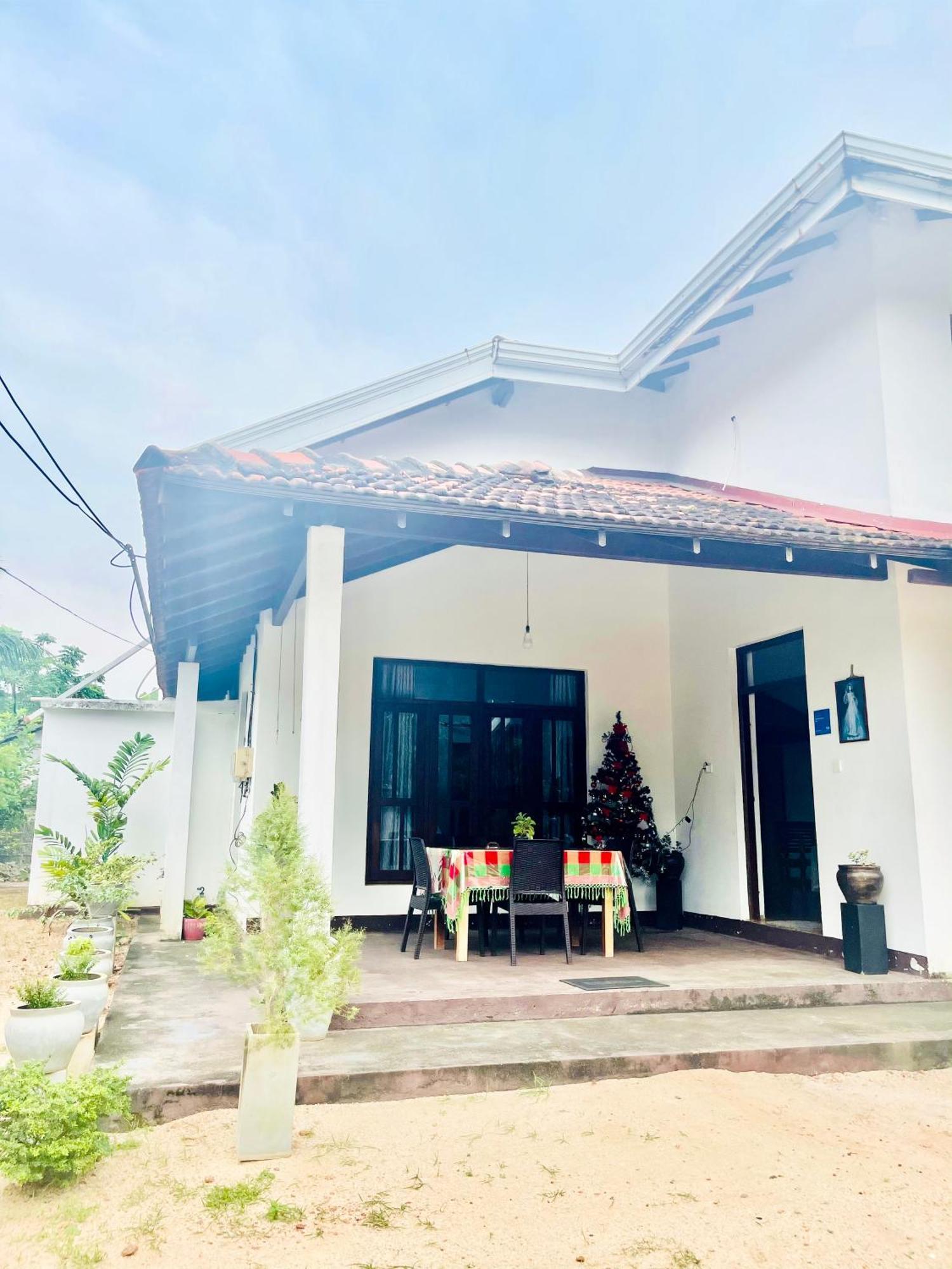 Sebastian Family Villa Negombo Exterior photo